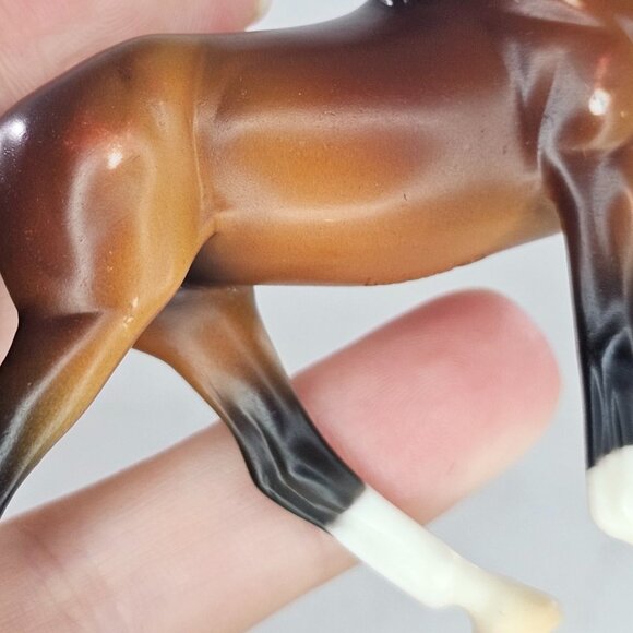 Breyer Stablemate Tennessee Walking Horse Bay Four Socks #5906 BODY - Picture 9 of 11